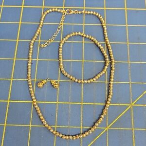Carisma Gold Tone Beads 16" + 2" Necklace 7" Bracelet & Earrings Set